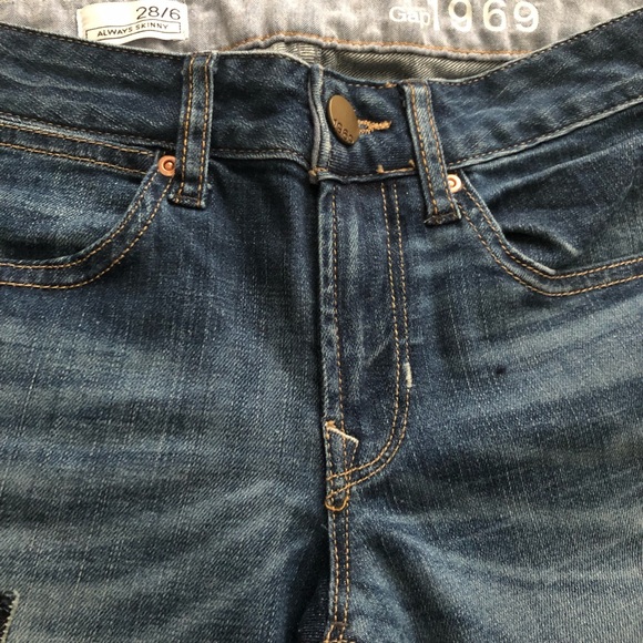 Cute Gap jeans with patch 👖 - Picture 3 of 4